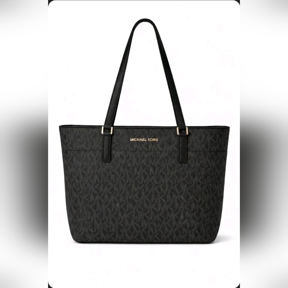 Michael Kors Handbags - Michael Kors Jet Set Tote